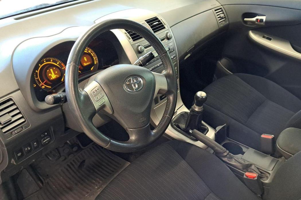 TOYOTA Corolla 2009