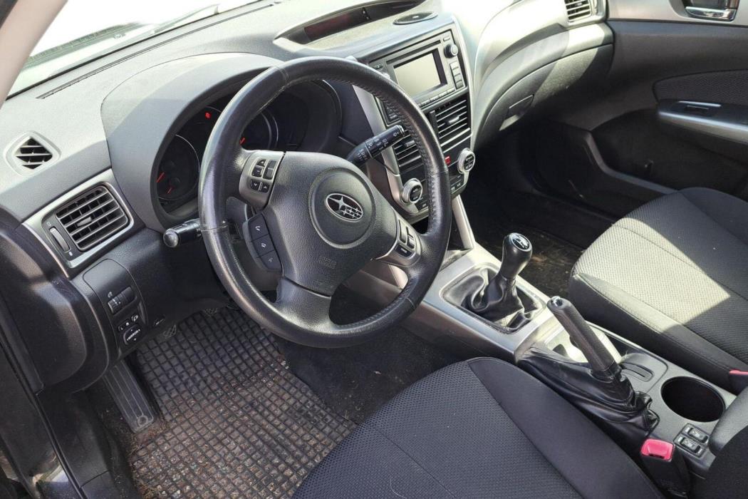 SUBARU Forester 2012