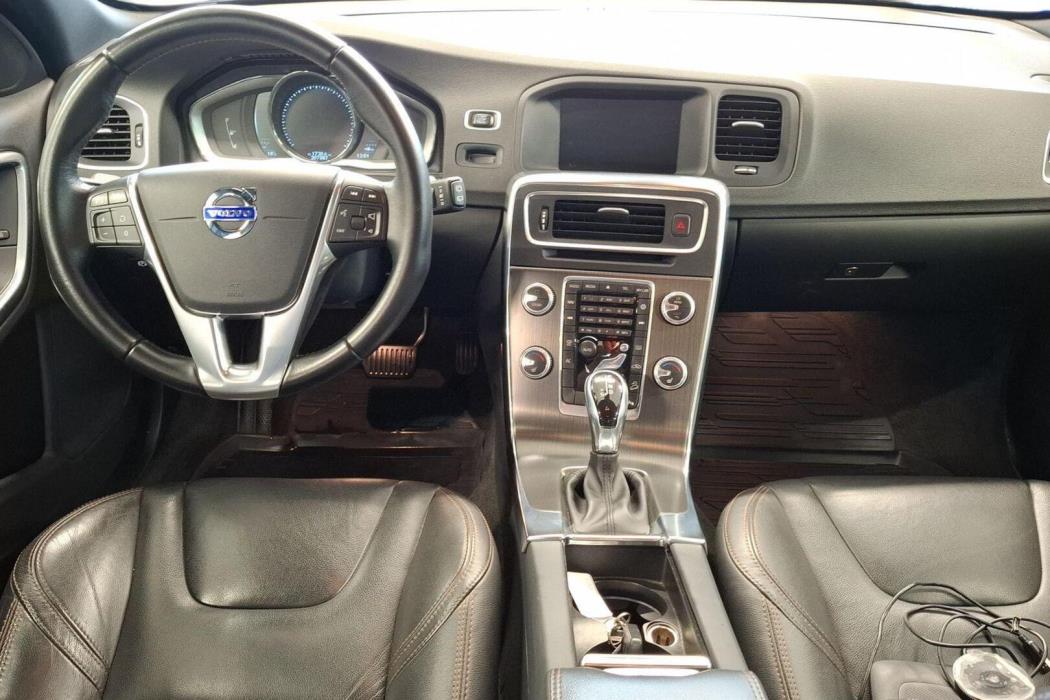 VOLVO V60 Cross Country 2016
