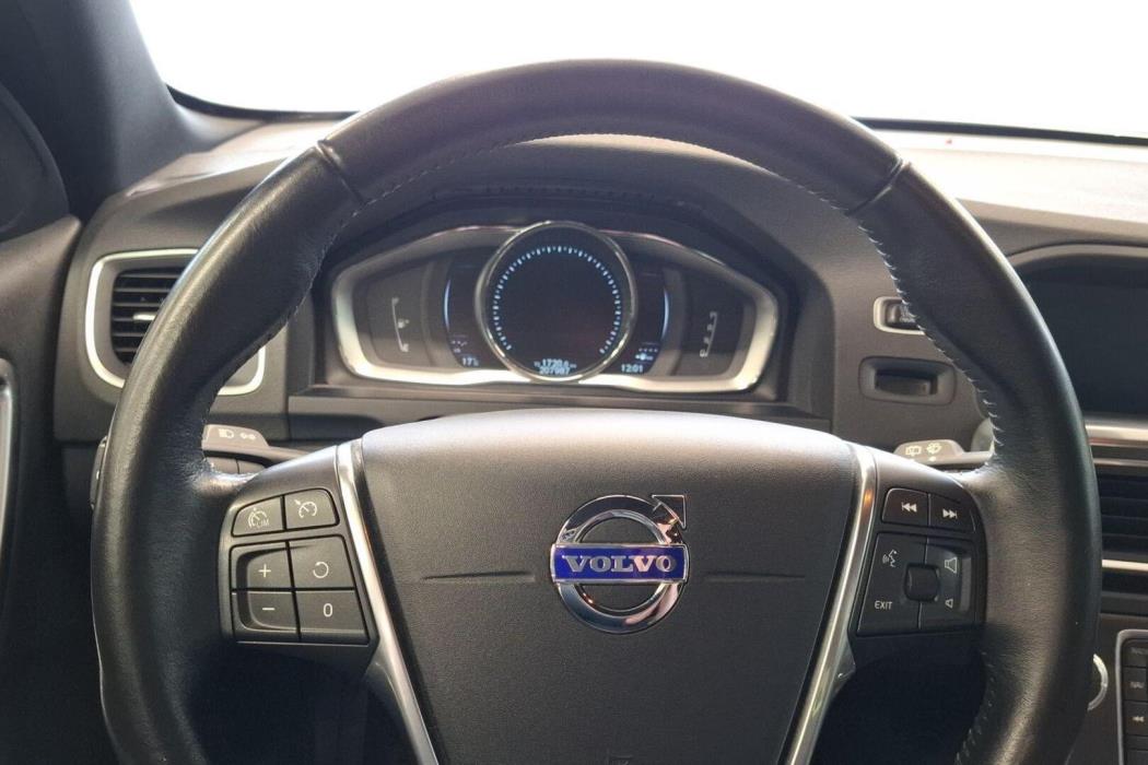VOLVO V60 Cross Country 2016