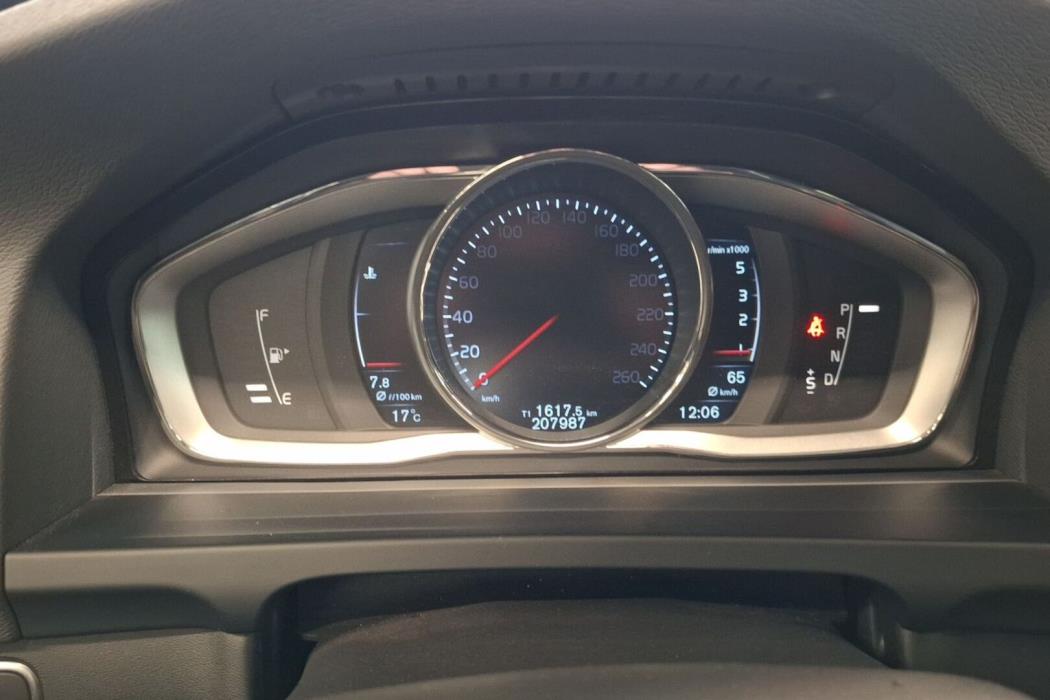 VOLVO V60 Cross Country 2016