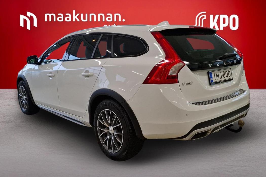 VOLVO V60 Cross Country 2016