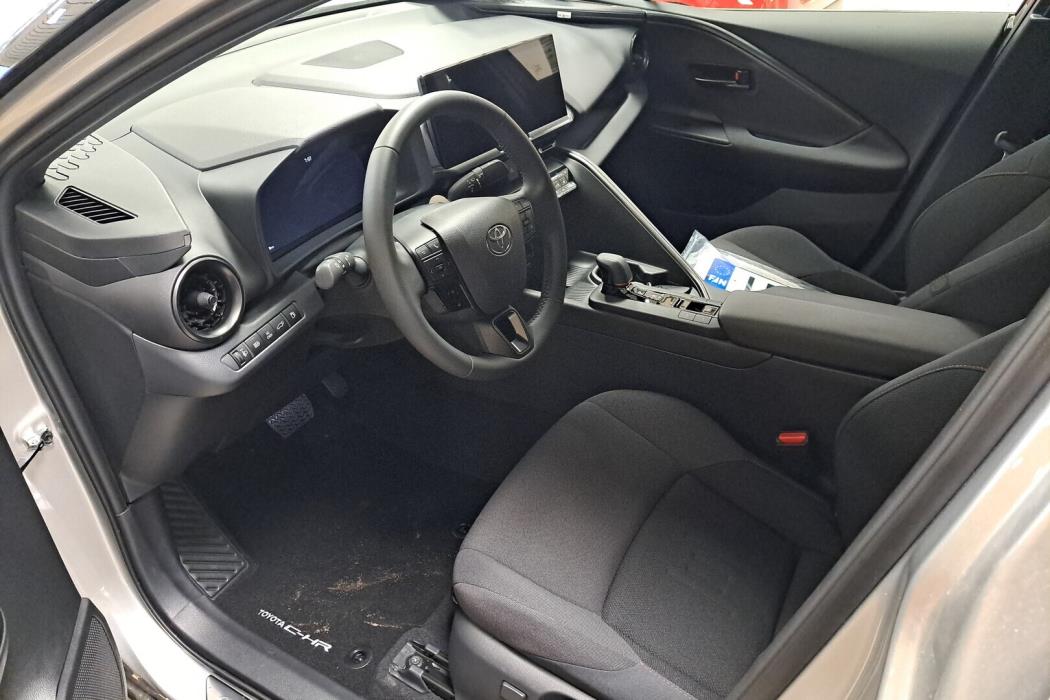TOYOTA C-HR 2025