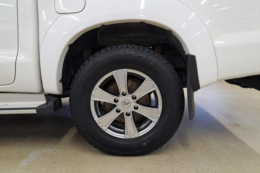 TOYOTA Hilux 2011