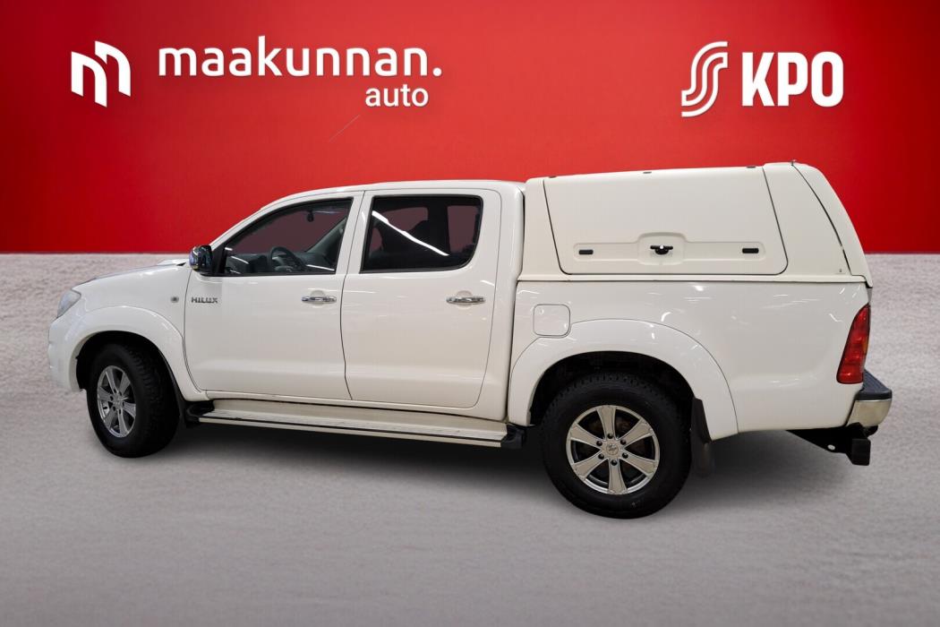 TOYOTA Hilux 2011