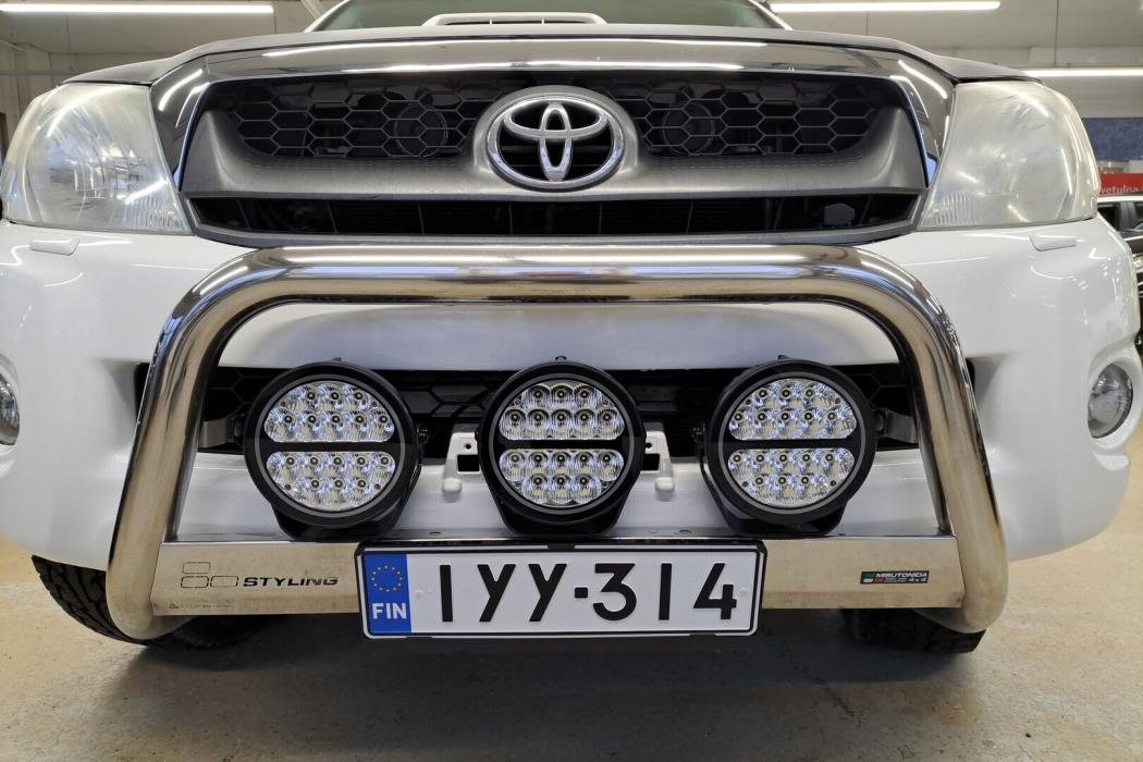 TOYOTA Hilux 2011