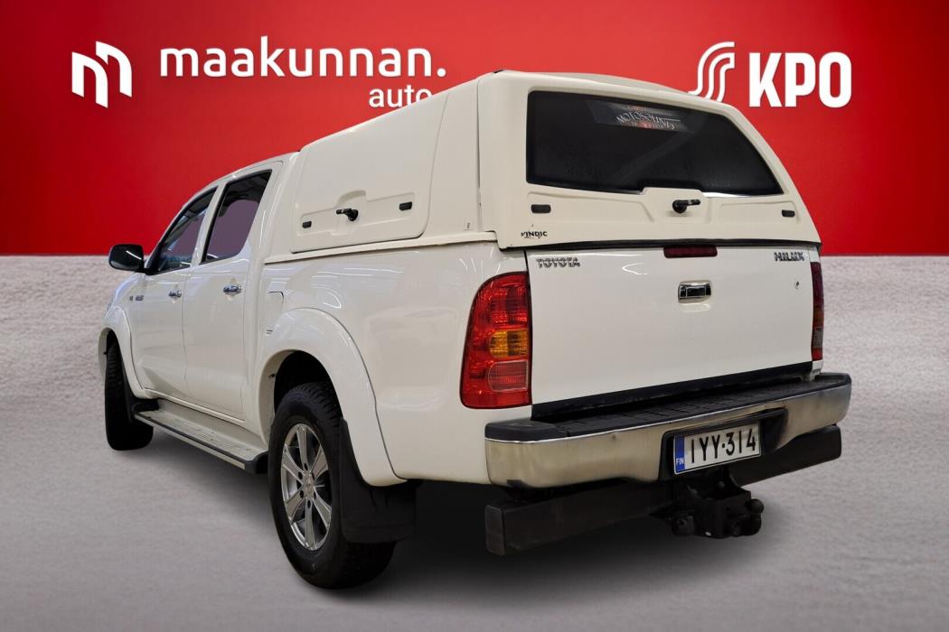 TOYOTA Hilux 2011