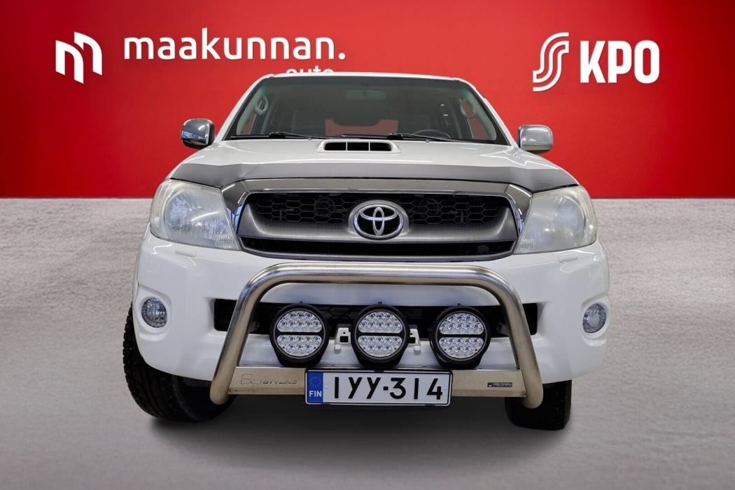 TOYOTA Hilux 2011