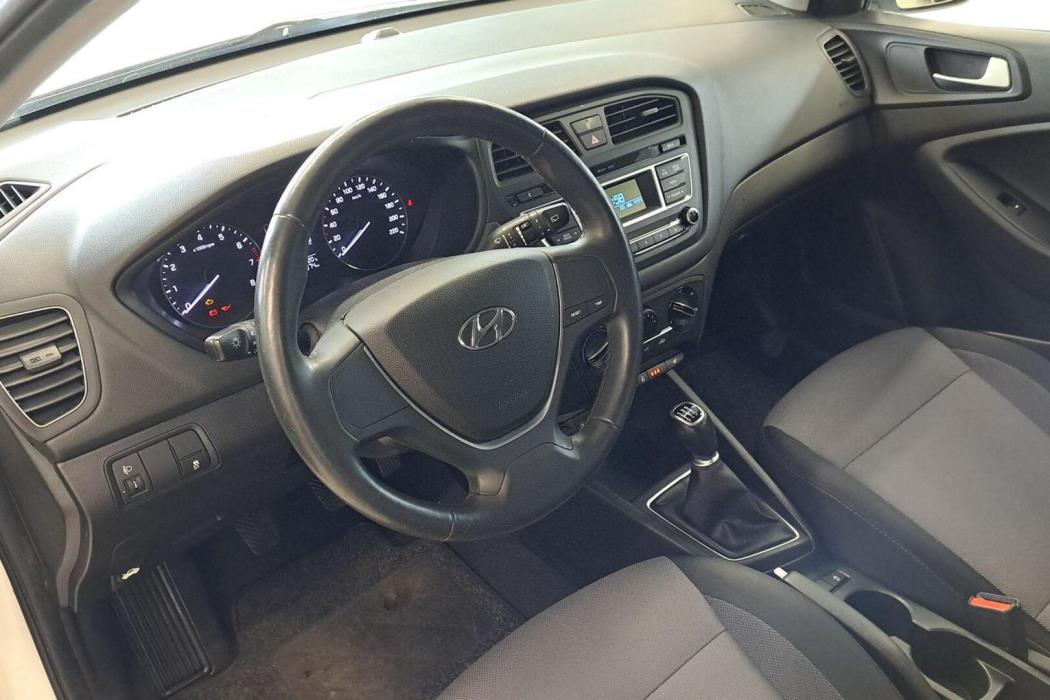 HYUNDAI i20 5d 2017