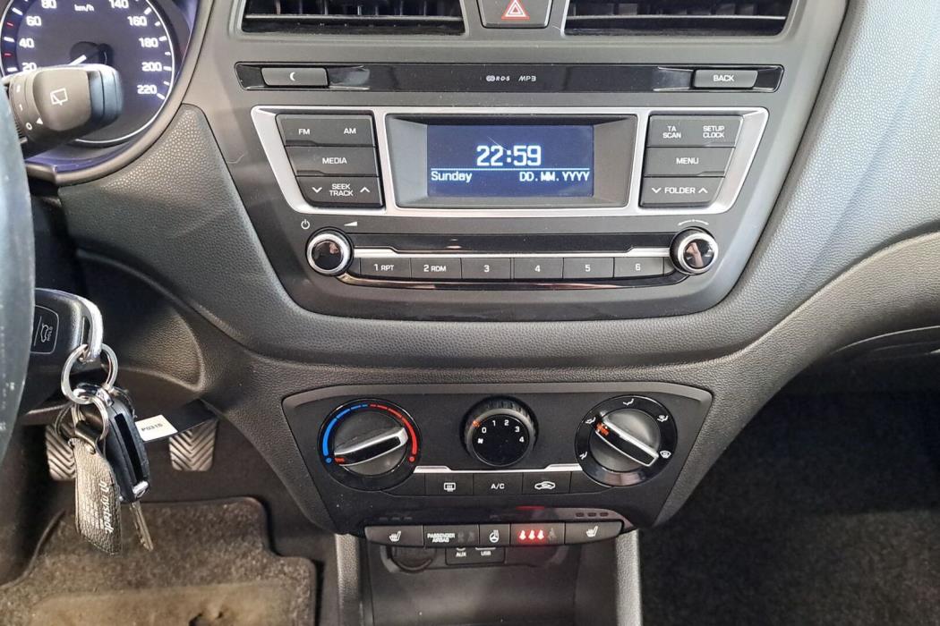 HYUNDAI i20 5d 2017