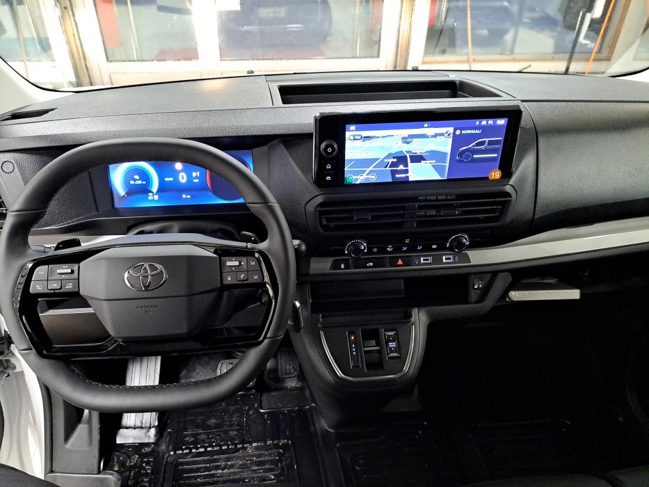 TOYOTA Proace 2025