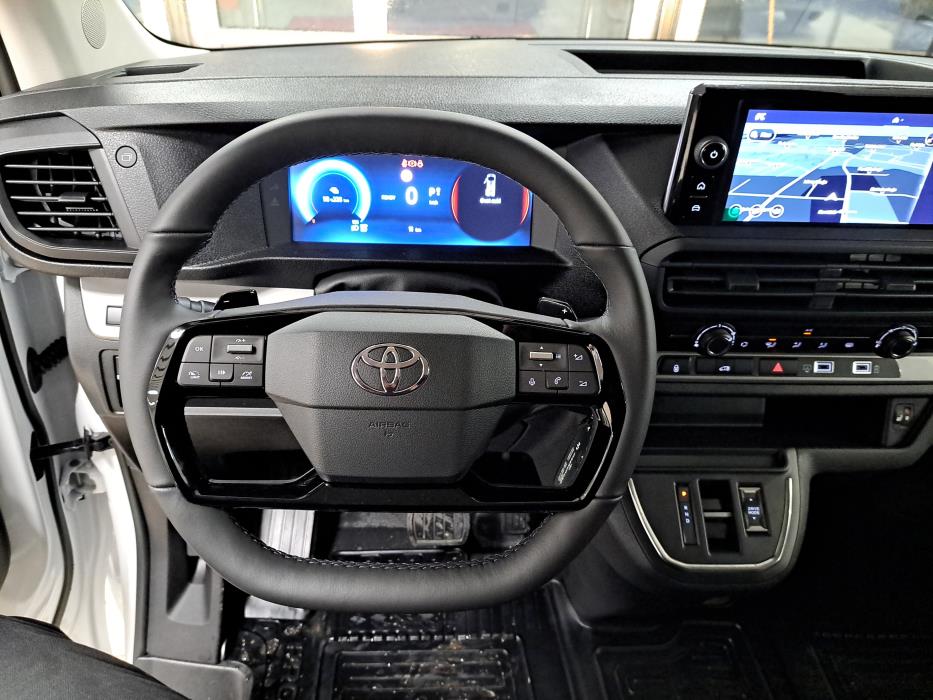 TOYOTA Proace 2025