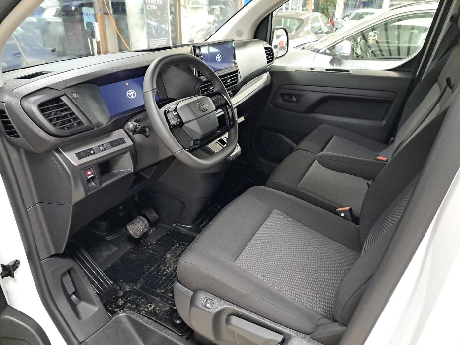 TOYOTA Proace 2025
