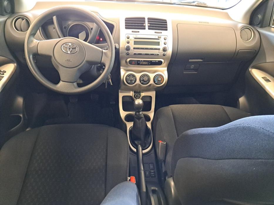 TOYOTA Urban Cruiser 2010