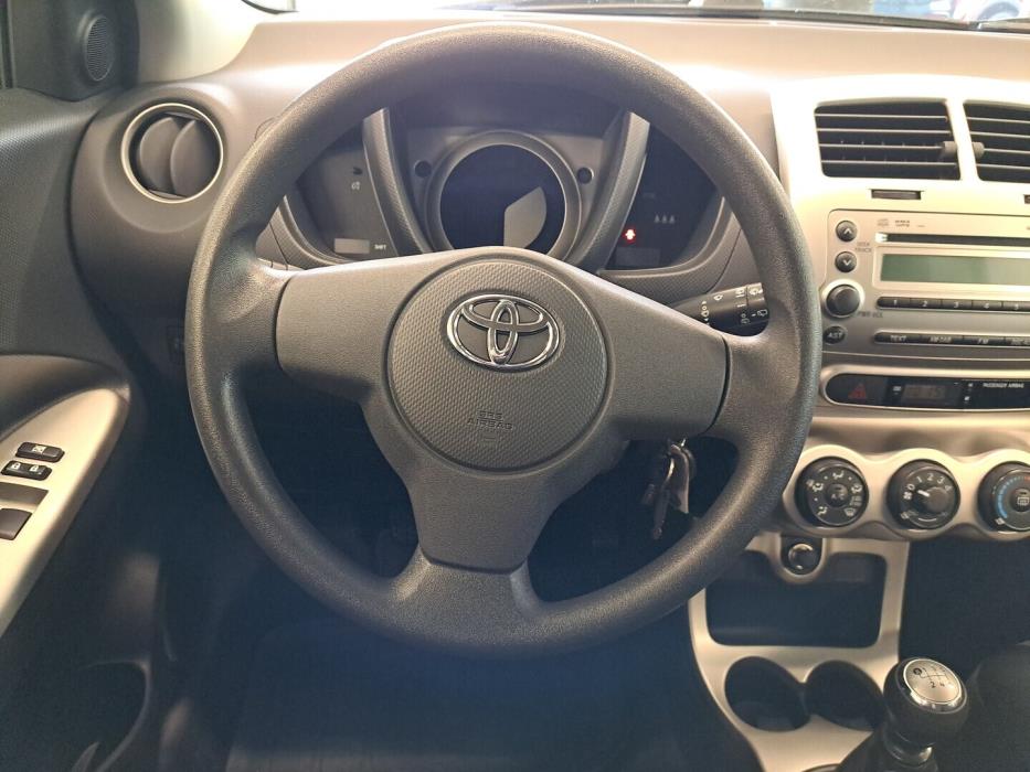 TOYOTA Urban Cruiser 2010