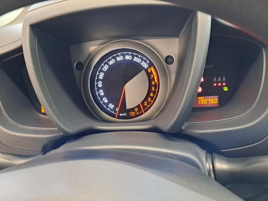 TOYOTA Urban Cruiser 2010