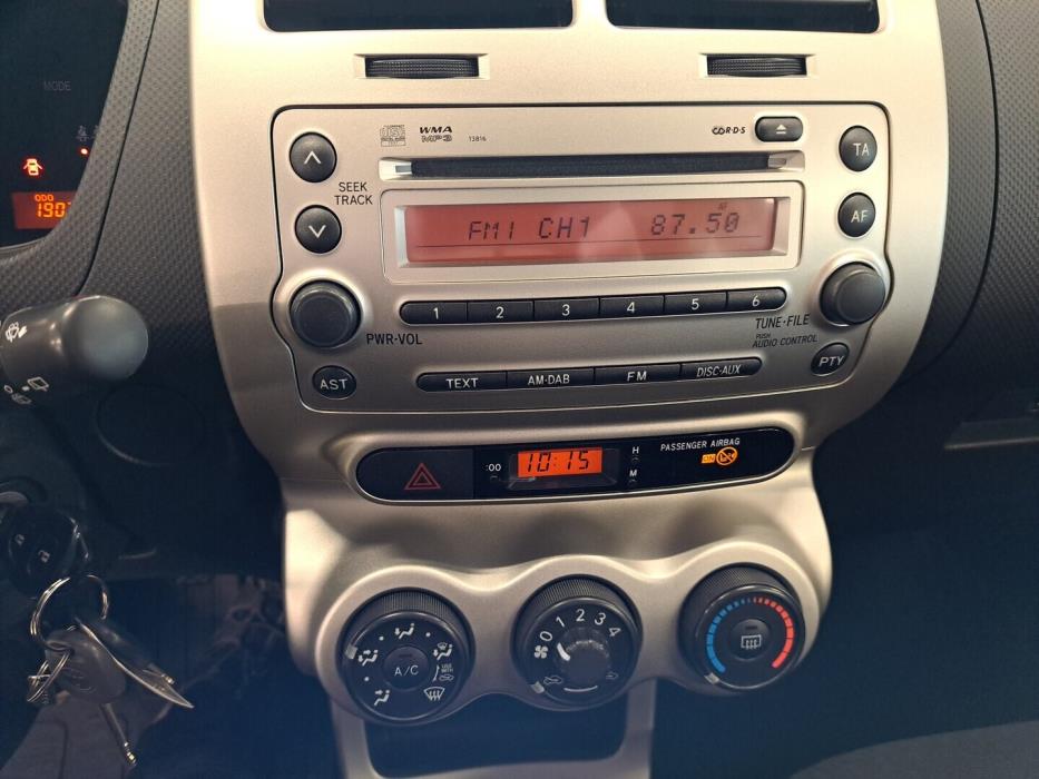 TOYOTA Urban Cruiser 2010