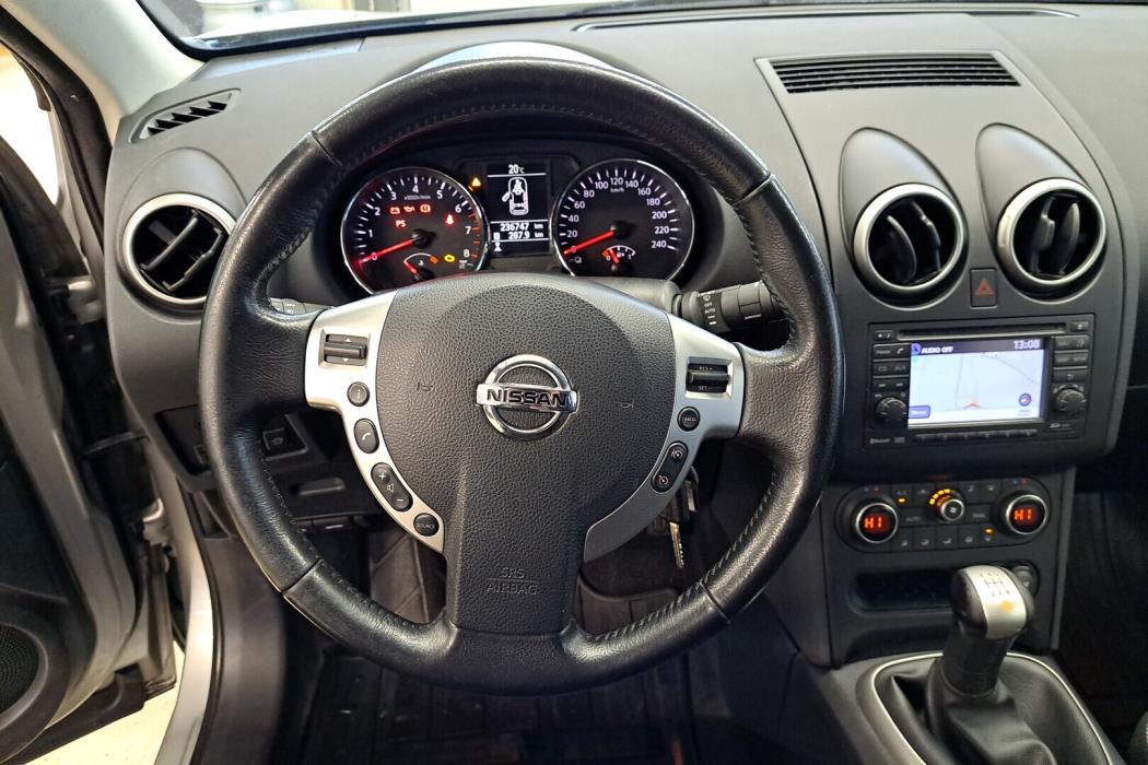 NISSAN Qashqai 2013