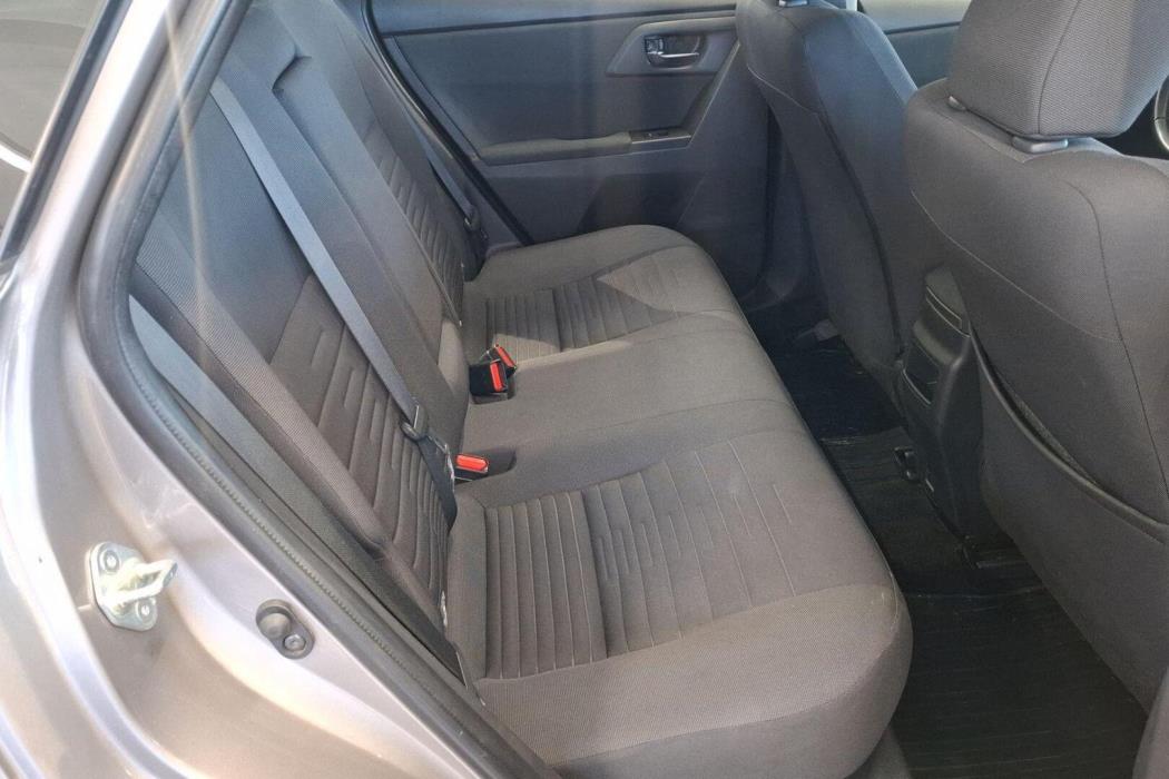 TOYOTA Auris 2016