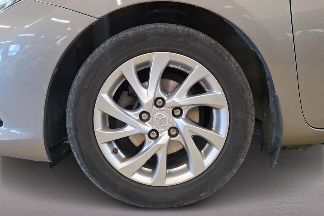 TOYOTA Auris 2016