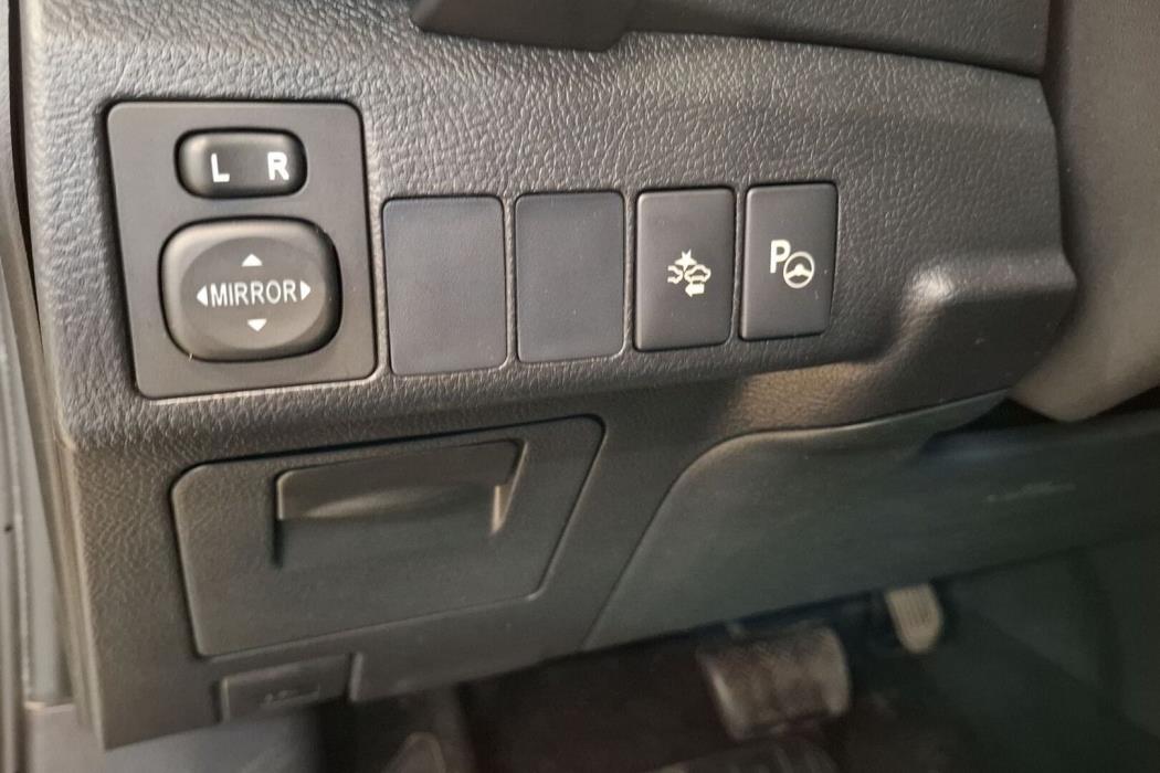 TOYOTA Auris 2016