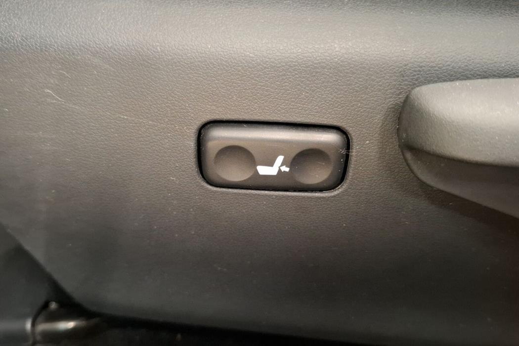 TOYOTA Auris 2016