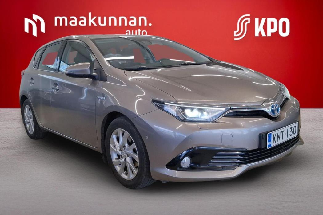 TOYOTA Auris 2016