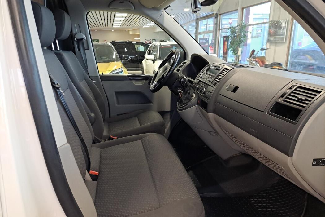 VOLKSWAGEN Transporter 2015