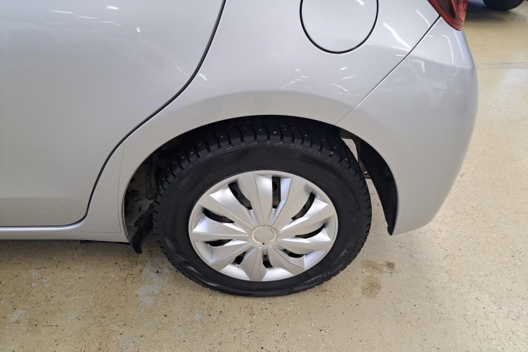 TOYOTA Yaris 2015