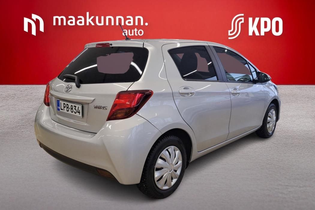 TOYOTA Yaris 2015