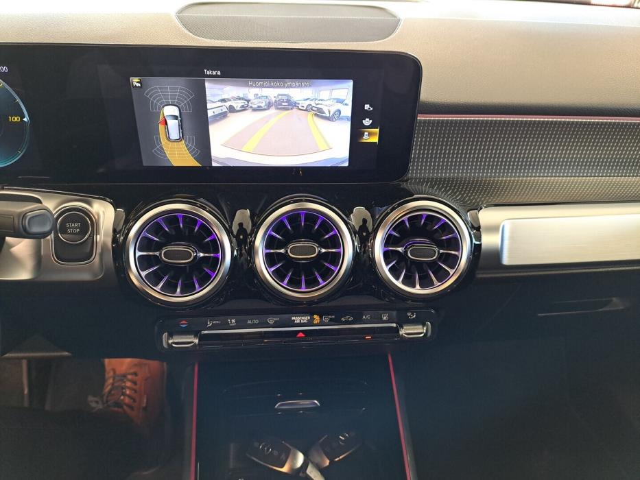 MERCEDES-BENZ EQB 2022