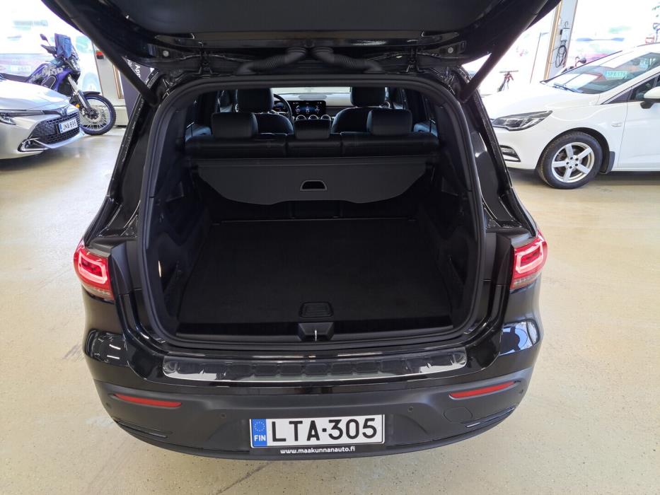MERCEDES-BENZ EQB 2022