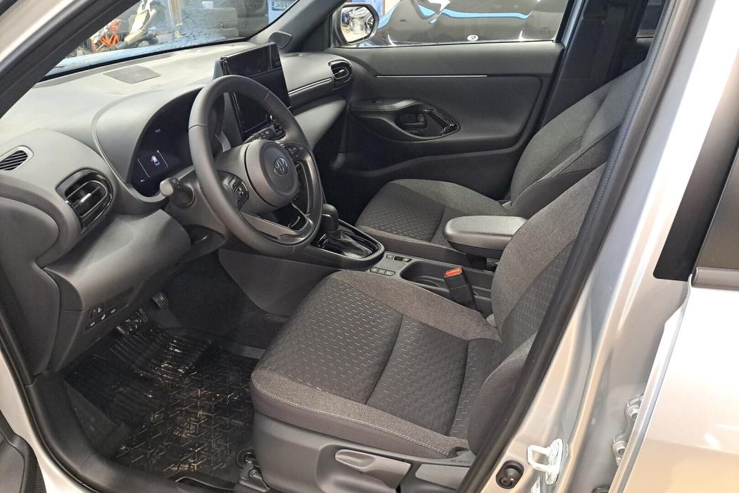 TOYOTA Yaris Cross 2026