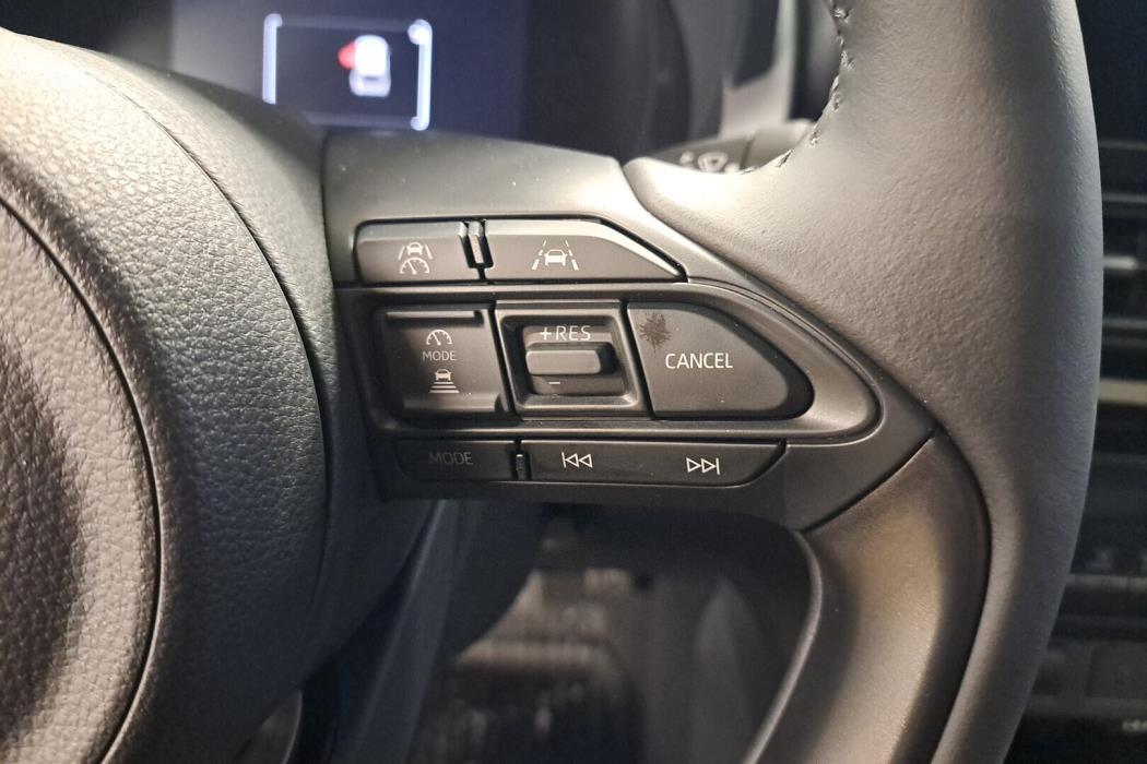 TOYOTA Yaris Cross 2026