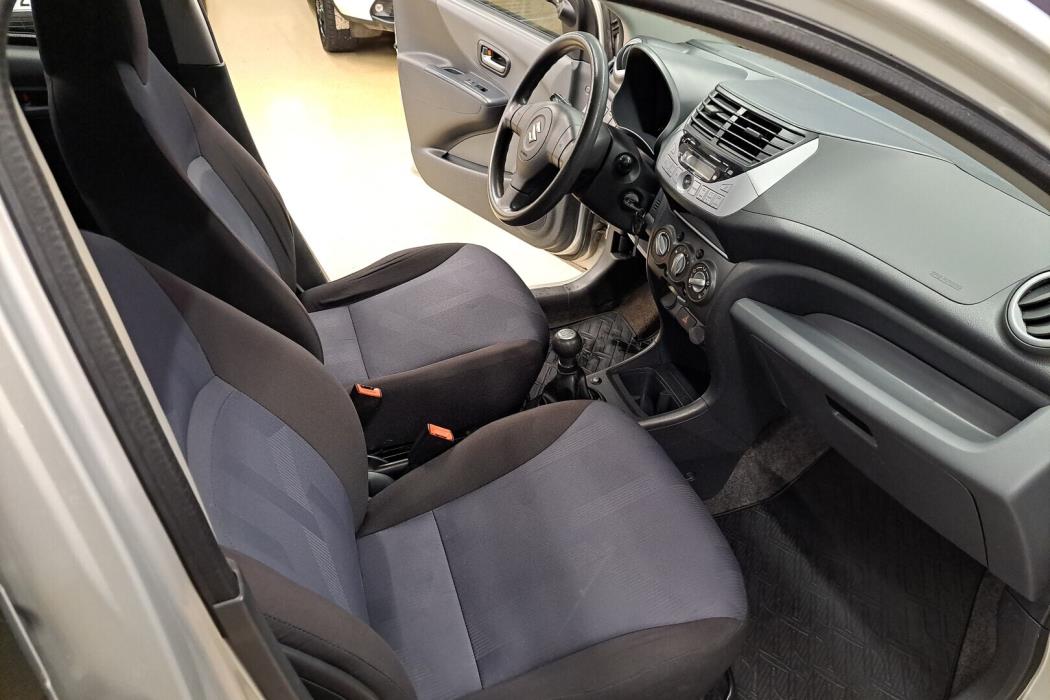 SUZUKI Alto 2012