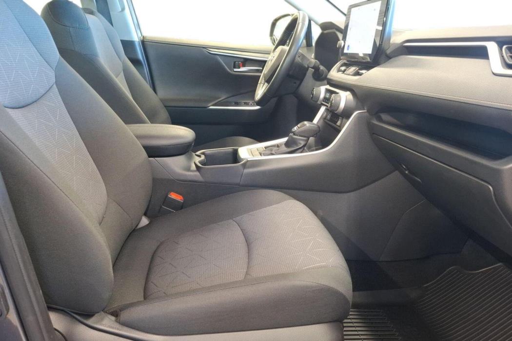 TOYOTA RAV4 2024