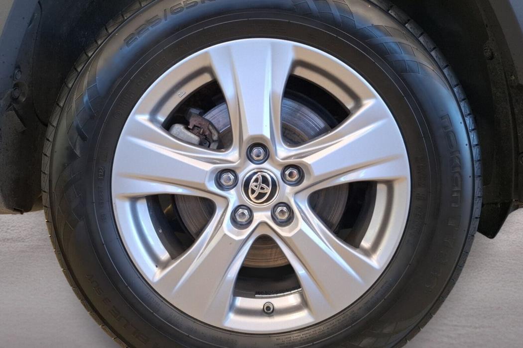 TOYOTA RAV4 2024