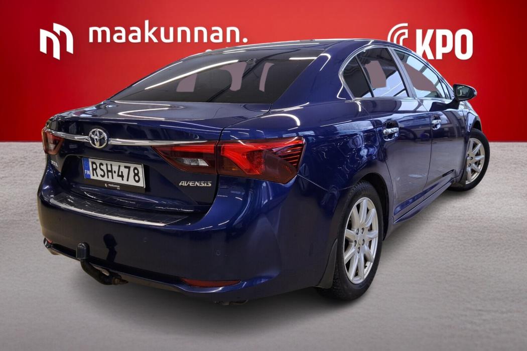 TOYOTA Avensis 2015