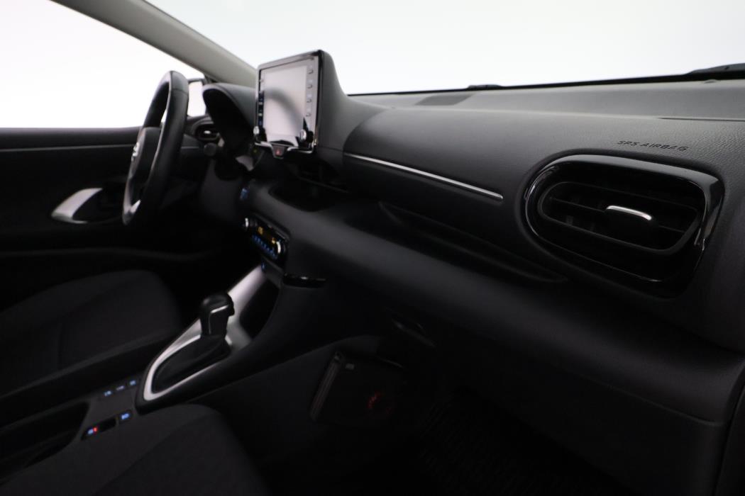 TOYOTA Yaris 2023