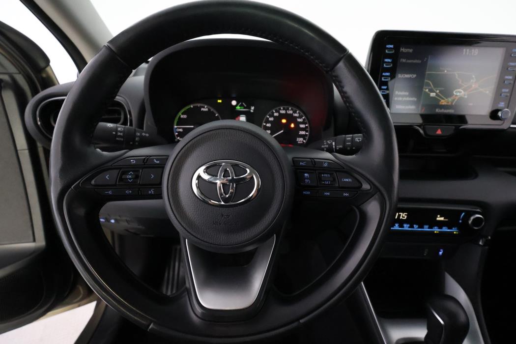 TOYOTA Yaris 2023