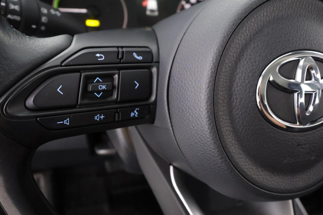 TOYOTA Yaris 2023