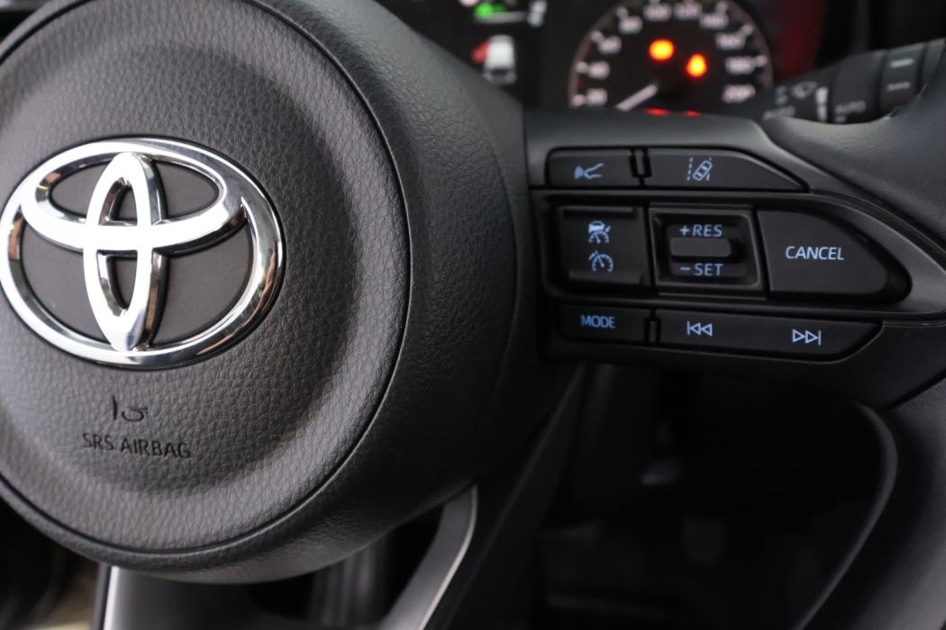 TOYOTA Yaris 2023