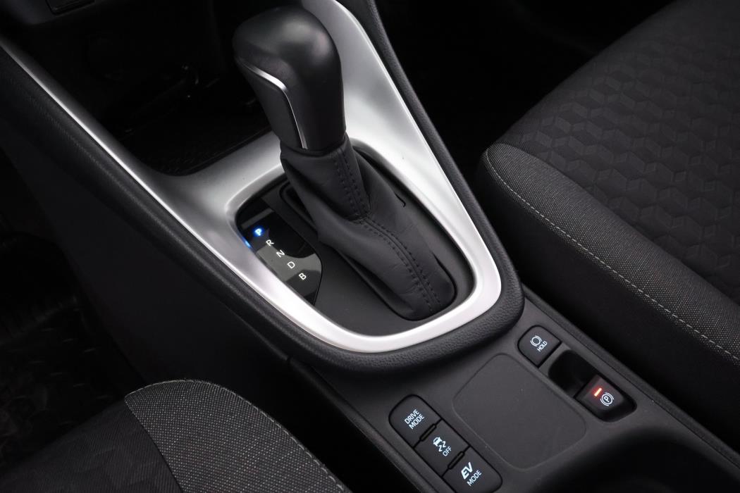 TOYOTA Yaris 2023