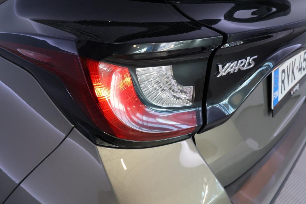 TOYOTA Yaris 2023