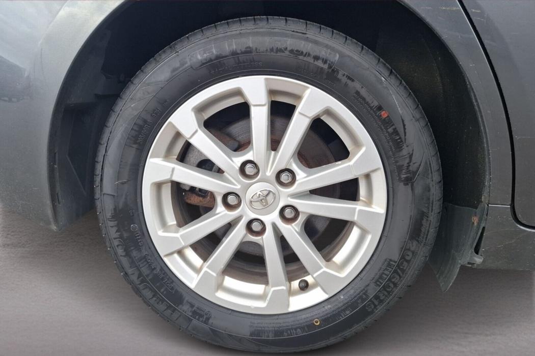 TOYOTA Verso 2010