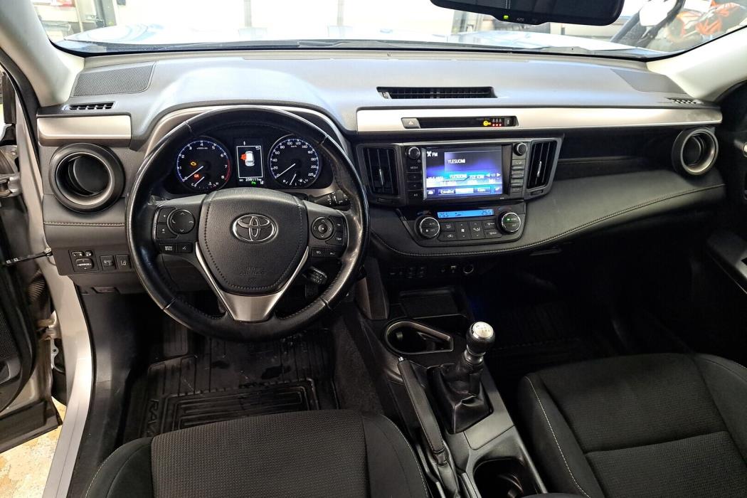 TOYOTA RAV4 2018