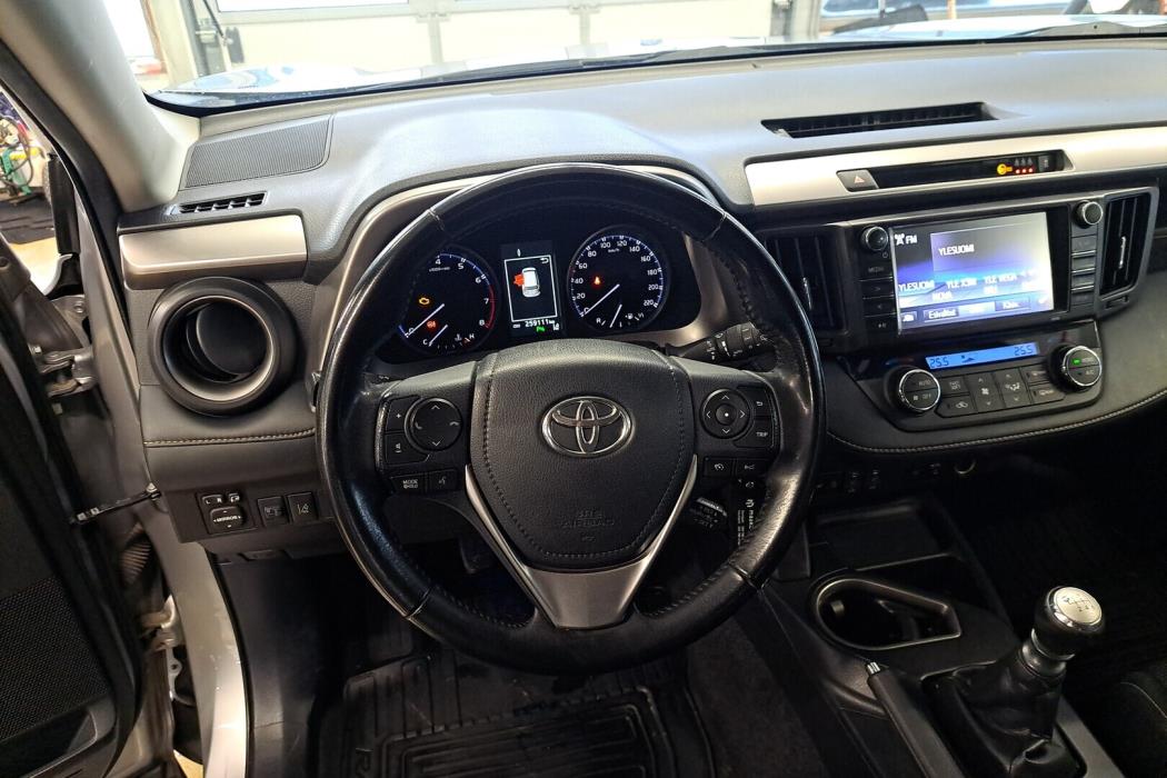 TOYOTA RAV4 2018
