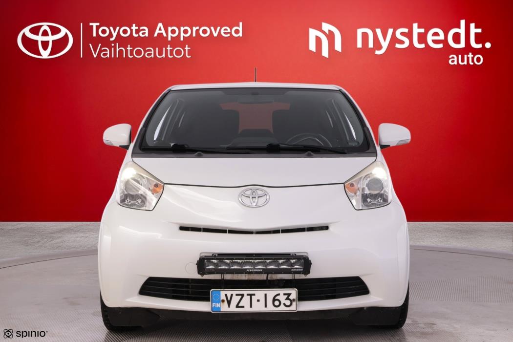 TOYOTA iQ 2010
