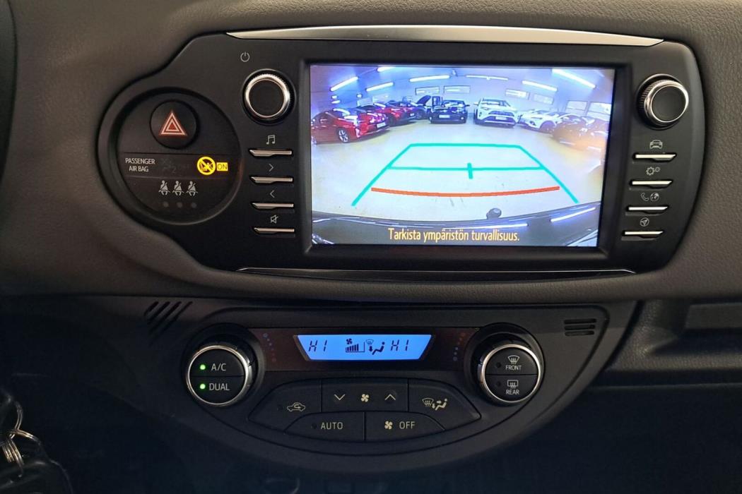 TOYOTA Yaris 2019