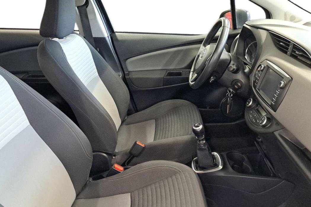 TOYOTA Yaris 2019